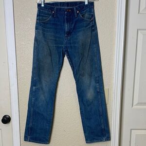 Wrangler Men's Classic Straight Blue Jeans well loved, 31x31